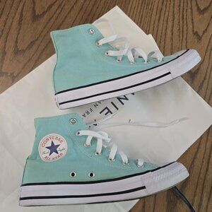 Converse Chuck Taylor High Top Shoes size 7